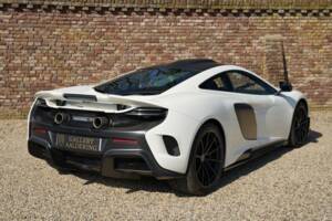 Afbeelding 50/50 van McLaren 675LT (2016)