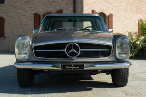 Image 17/50 de Mercedes-Benz 280 SL (1969)