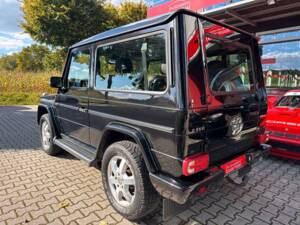 Image 3/18 of Mercedes-Benz G 350 Bluetec (SWB) (2011)