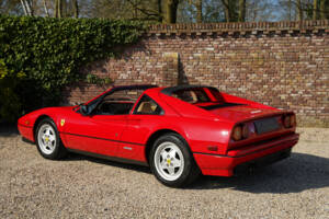 Image 34/50 de Ferrari 328 GTS (1989)