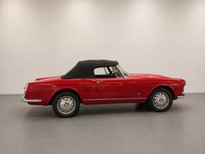 Image 9/31 of Alfa Romeo 2600 Spider (1964)