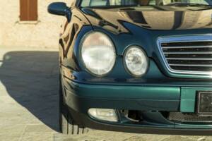 Image 19/50 of Mercedes-Benz CLK 200 (1997)