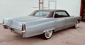 Image 10/51 de Cadillac Sedan DeVille (1970)