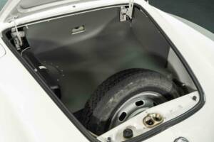 Imagen 7/19 de Volkswagen Karmann Ghia 1600 (1973)
