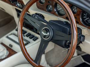 Afbeelding 32/62 van Aston Martin V8 Vantage X-Pack (1987)