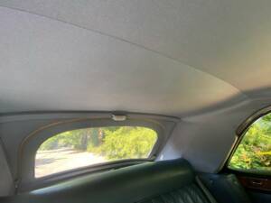 Image 14/50 of Bentley S 3 Continental (1966)