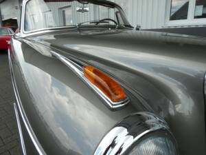 Image 21/23 of Mercedes-Benz 220 SE Cabriolet (1959)