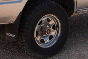 Image 42/46 of Toyota Land Cruiser HJ61 GX (1988)