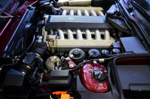 Bild 32/46 von BMW 750i (1991)