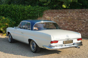 Image 30/50 of Mercedes-Benz 280 SE (1968)