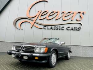 Image 1/30 of Mercedes-Benz 560 SL (1988)