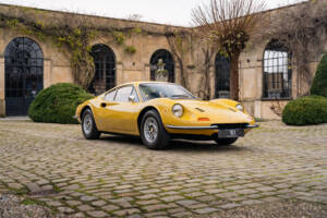 Image 2/25 de Ferrari Dino 246 GT (1970)
