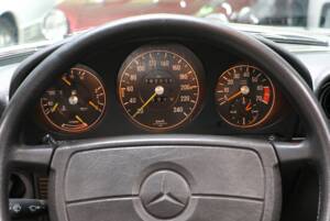 Image 28/37 of Mercedes-Benz 420 SL (1988)