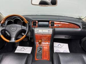 Immagine 16/23 di Lexus SC 430 (2004)