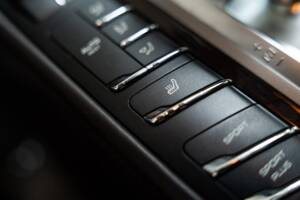Image 20/31 of Porsche Panamera Turbo (2010)