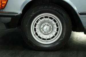 Image 29/30 of Mercedes-Benz 380 SL (1985)
