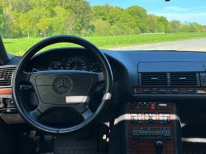 Image 21/44 of Mercedes-Benz 400 SEL (1992)