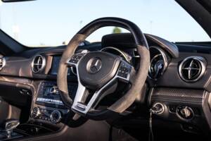 Image 28/33 de Mercedes-Benz SL 63 AMG (2012)