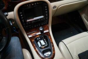 Bild 10/50 von Jaguar XJR Super V8 (2007)