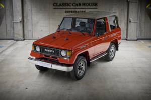 Afbeelding 2/100 van Toyota Land Cruiser LJ77 (1991)