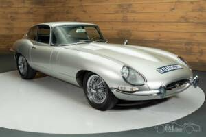 Image 3/19 de Jaguar Type E 3.8 (1964)