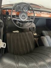 Immagine 12/27 di Mercedes-Benz 280 SE (1971)