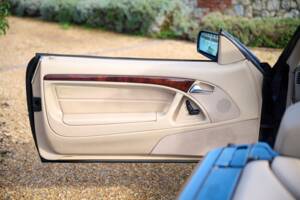 Image 12/50 of Mercedes-Benz SL 280 (1996)