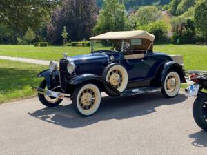 Image 2/60 of Ford Model A De Luxe (1931)