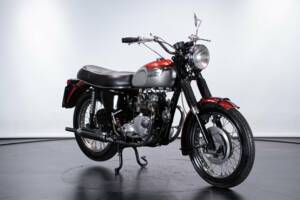 Image 5/50 de Triumph DUMMY (1969)