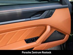 Bild 22/38 von Porsche 911 Turbo S (1900)