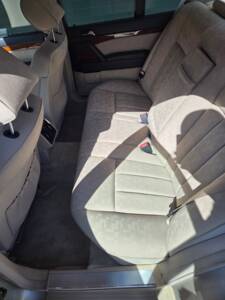 Bild 10/12 von Mercedes-Benz 300 SE (1991)