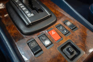 Image 26/33 de Mercedes-Benz 500 SL (1985)