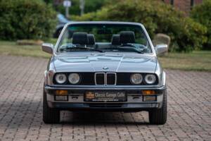 Image 8/71 of BMW 325i (1989)