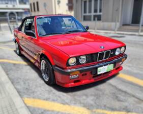Immagine 1/50 di BMW 320i (1989)