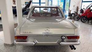 Image 6/24 of Mercedes-Benz 280 SL (1968)