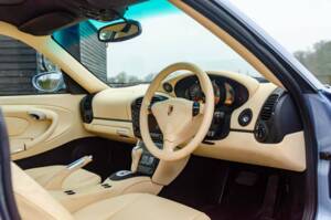 Image 2/17 of Porsche 911 Carrera 4S (2004)