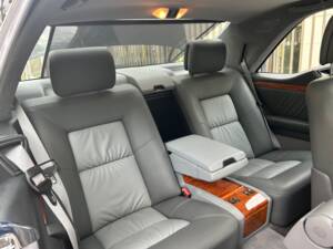 Image 16/27 of Mercedes-Benz CL 600 (1998)