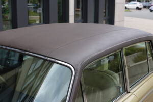 Image 22/37 de Rolls-Royce Silver Shadow II (1978)