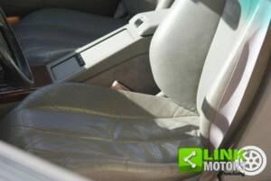 Image 18/50 of Mercedes-Benz 300 SL-24 (1989)