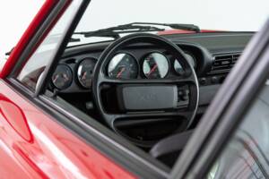 Image 26/40 of Porsche 911 Carrera RS (1992)