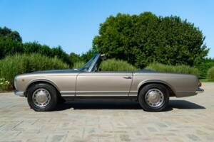 Image 7/50 de Mercedes-Benz 280 SL (1969)