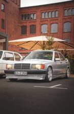 Immagine 19/49 di Mercedes-Benz 190 E (1990)