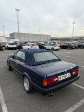 Bild 8/55 von BMW 320i (1991)