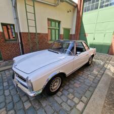 Image 12/100 of Mercedes-Benz 250 SL (1967)
