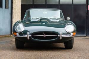 Image 11/48 de Jaguar Type E 4.2 (1965)