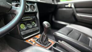 Imagen 51/69 de Mercedes-Benz 190 E 2.3-16 (1985)