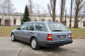 Bild 10/32 von Mercedes-Benz 280 TE (1993)