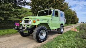 Image 3/5 of Toyota Land Cruiser FJ 40 (1975)