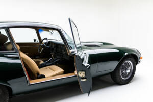 Bild 9/15 von Jaguar E-Type V12 (2+2) (1972)