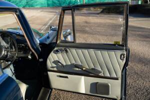 Image 21/29 de Mercedes-Benz 220 SE b (1966)